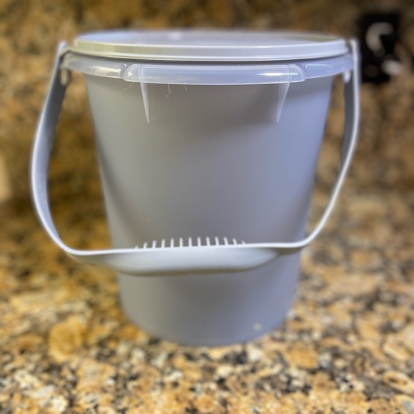 Bucket - Picture 2 of 3